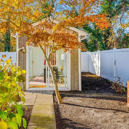 Spacious Modern Home With Separate In Law Suite, Walk To The Beach And Restaurants